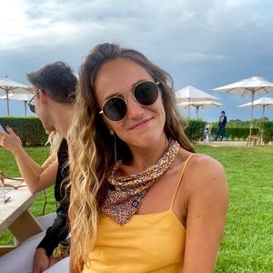 Meet your Posher, Lauren